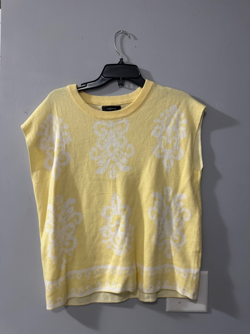 100% Cotton Yellow & White Patterned Knit Sleeveless Top